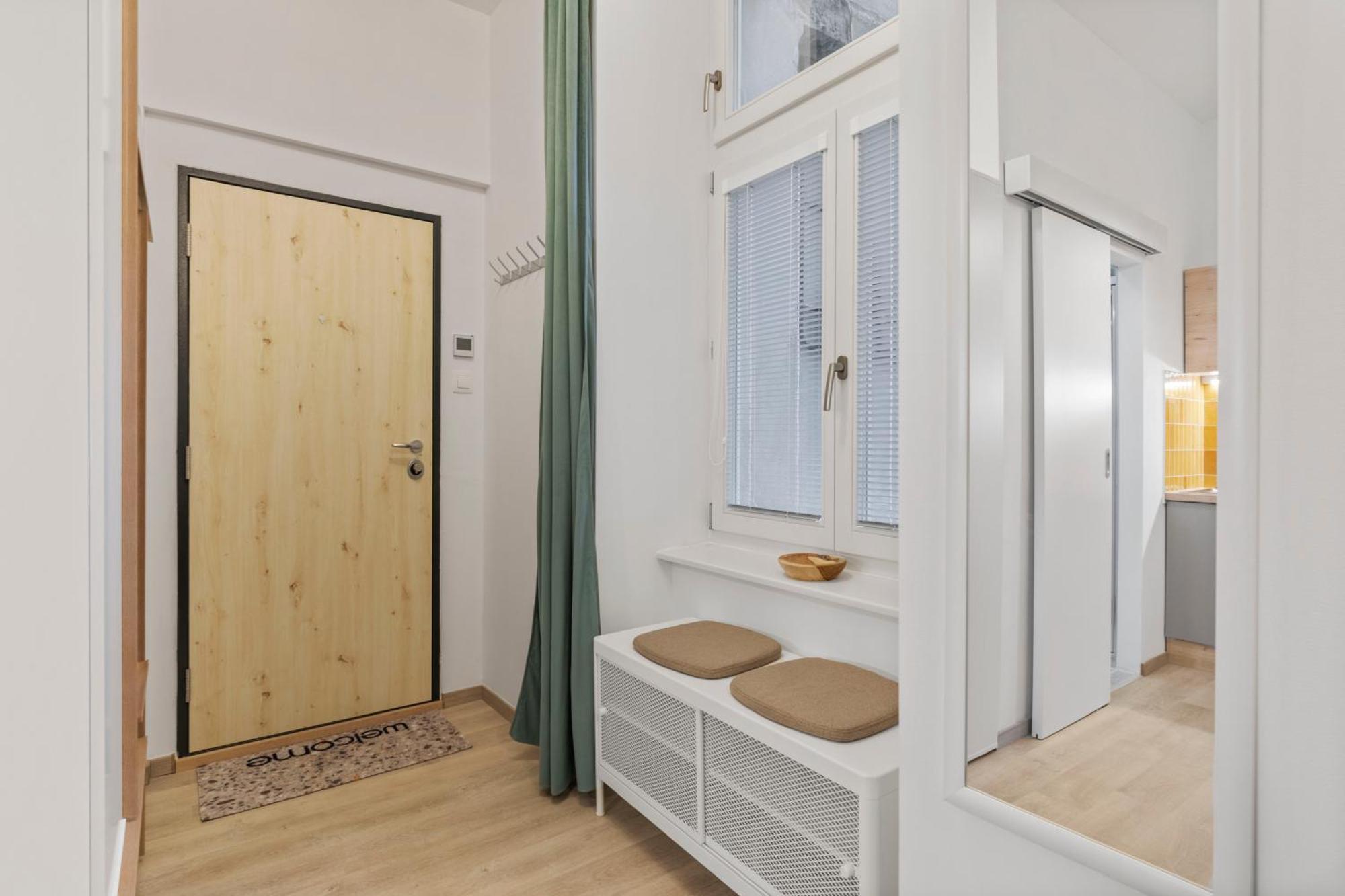 ברטיסלאבה Garden Haven Studio In Old Town מראה חיצוני תמונה